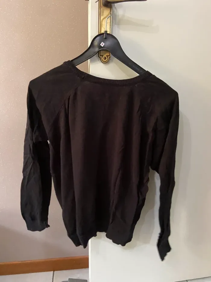Pull noir - photo numéro 2