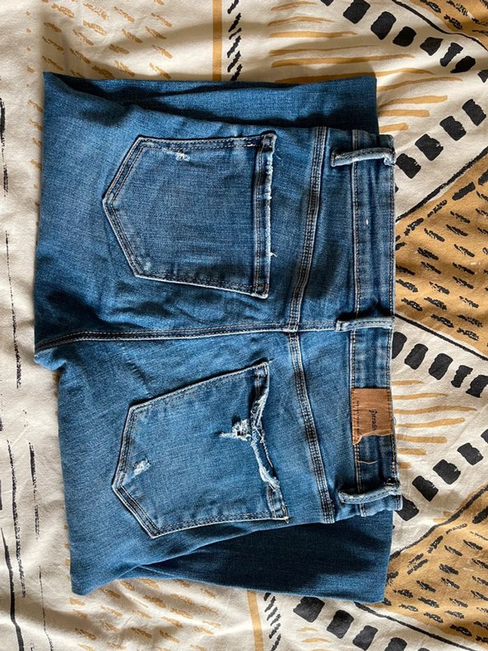 Jean troué stradivarius - photo numéro 3