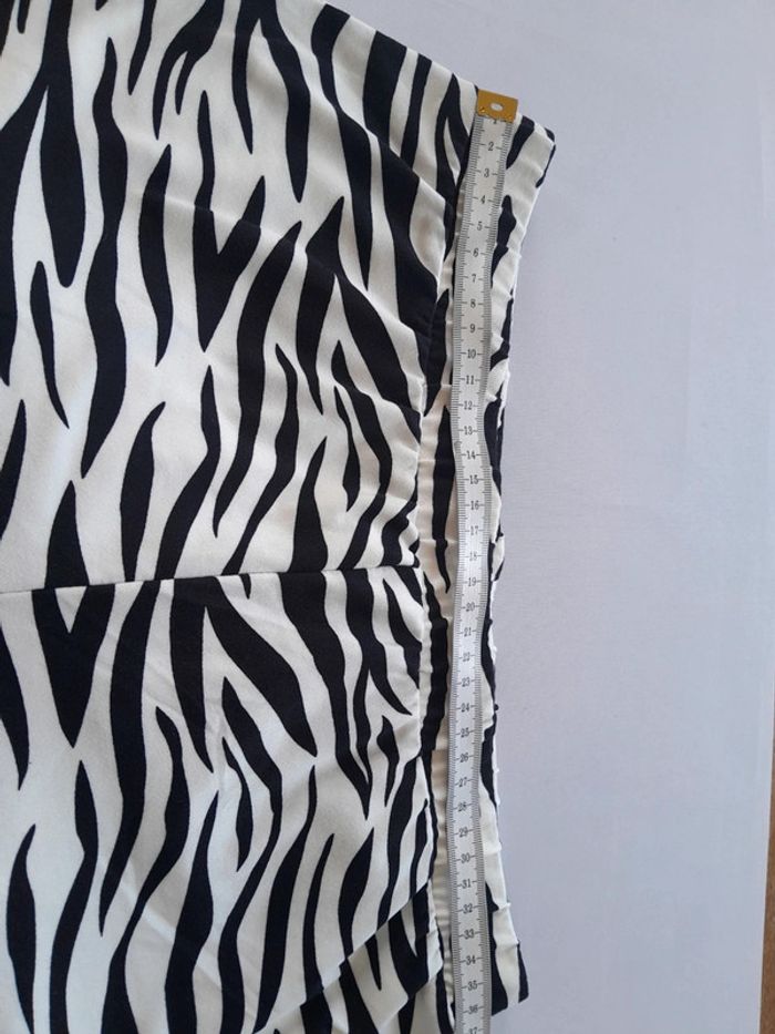Très beau pantalon zèbre moulant évasé tout doux neuf taille M ou L Noisy May - photo numéro 7