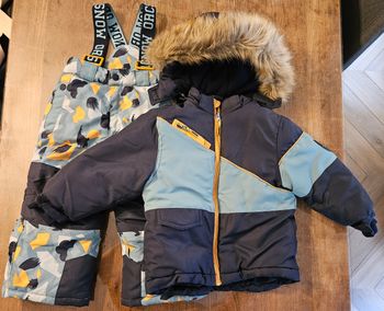 Ensemble pantalon et veste  de ski / combinaison de ski  3 ans