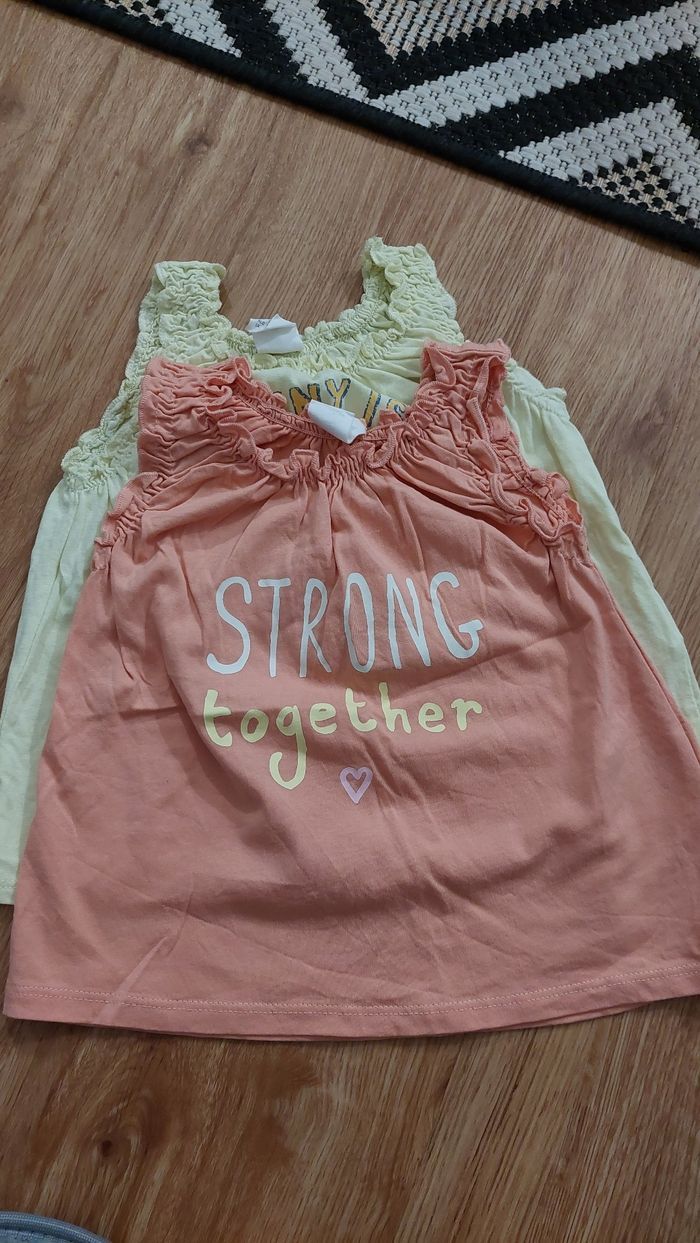 Lot de 2 débardeurs H&M (9-12mois)
