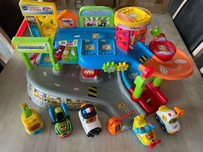 Garage Vtech et 5 voitures - photo numéro 7