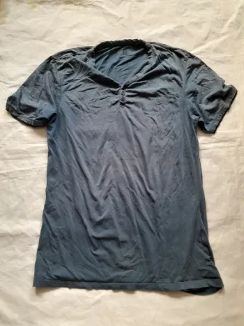 Tee shirt homme bleu col avec bouton OWK taille M