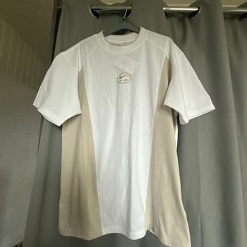 Tee shirt