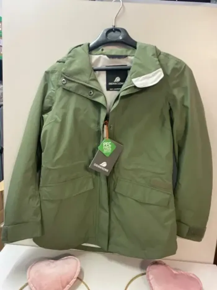 Veste coupe vent fille (neuf) - Taille 10 ans