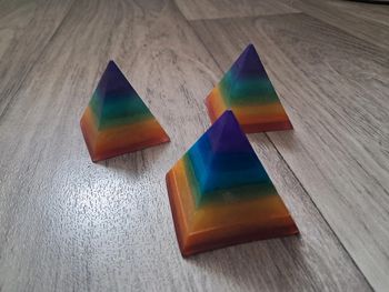 Lot de 3 pyramide