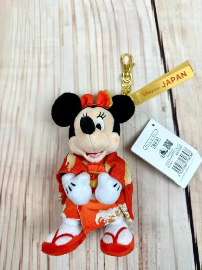 Petite peluche Disney Store Japon - Minnie kimono - photo numéro 10