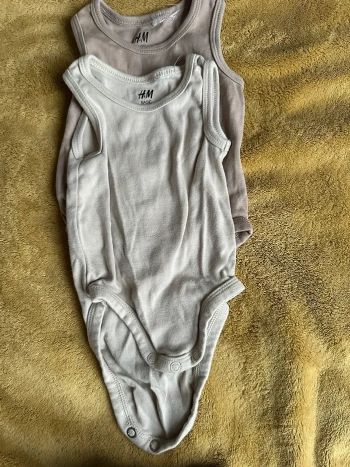 Lot de 5 bodies sans manches H&M 3 mois - photo numéro 5