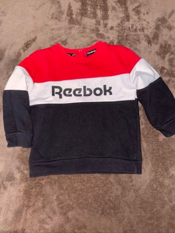 Sweat Reebok Garçon taille 12/18 mois en très bon état. - photo numéro 3