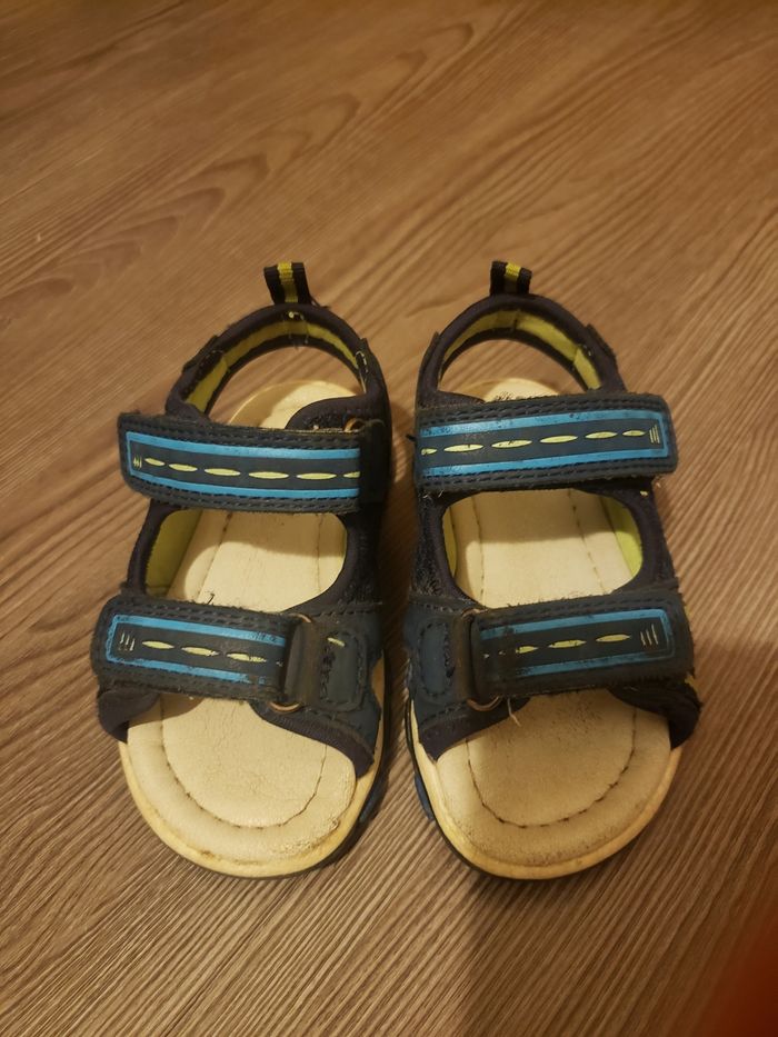 Sandales requin La Halle pointure 21 - photo numéro 2