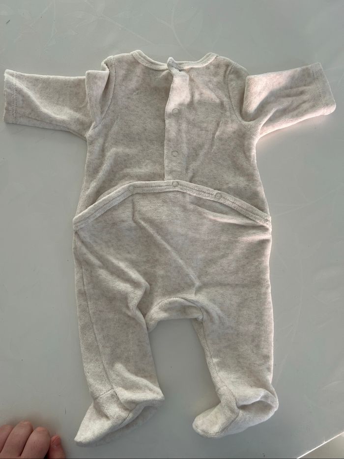 Pyjama 1 mois - photo numéro 3
