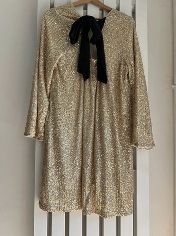 Robe de soirée pailletée dorée