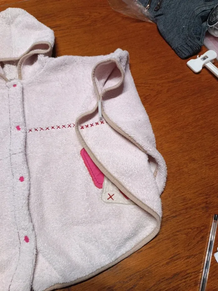 Cape de bain à capuche Bébé 9 - photo numéro 2