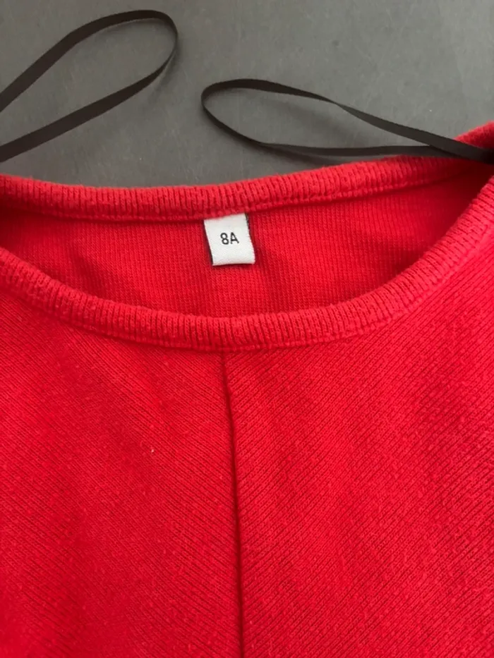 Pull rouge 8 ans - photo numéro 2