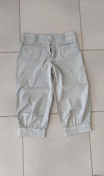 Pantacourt gris clair taille M / 38