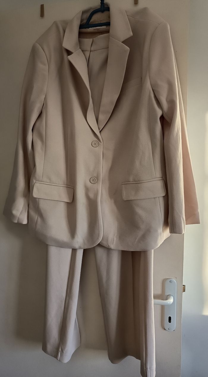 Ensemble tailleur NEUF