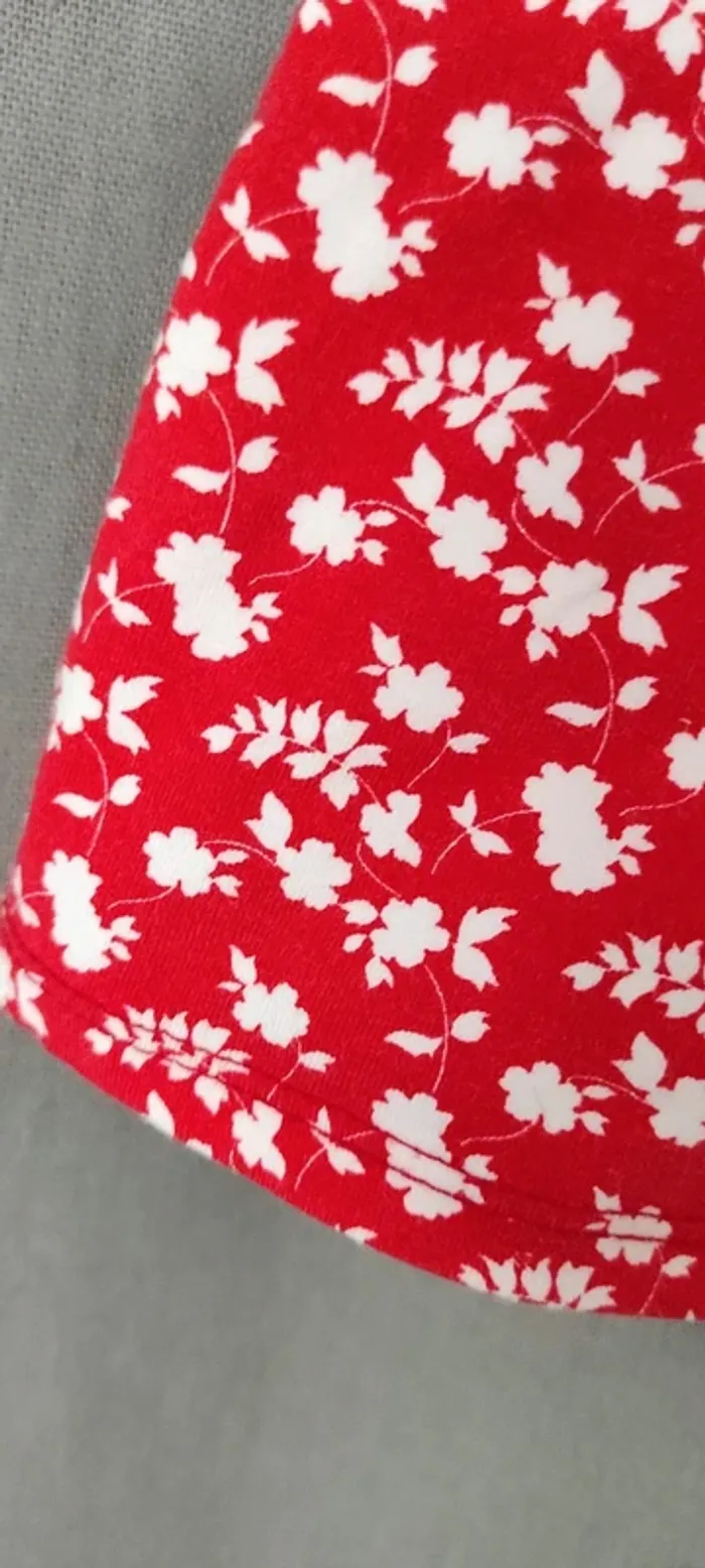 Combishort rouge à fleurs blanches - photo numéro 2