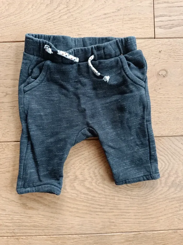 Pantalon training gris 3 mois