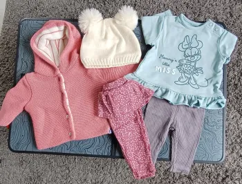 Lot vêtements bébé fille 1 mois