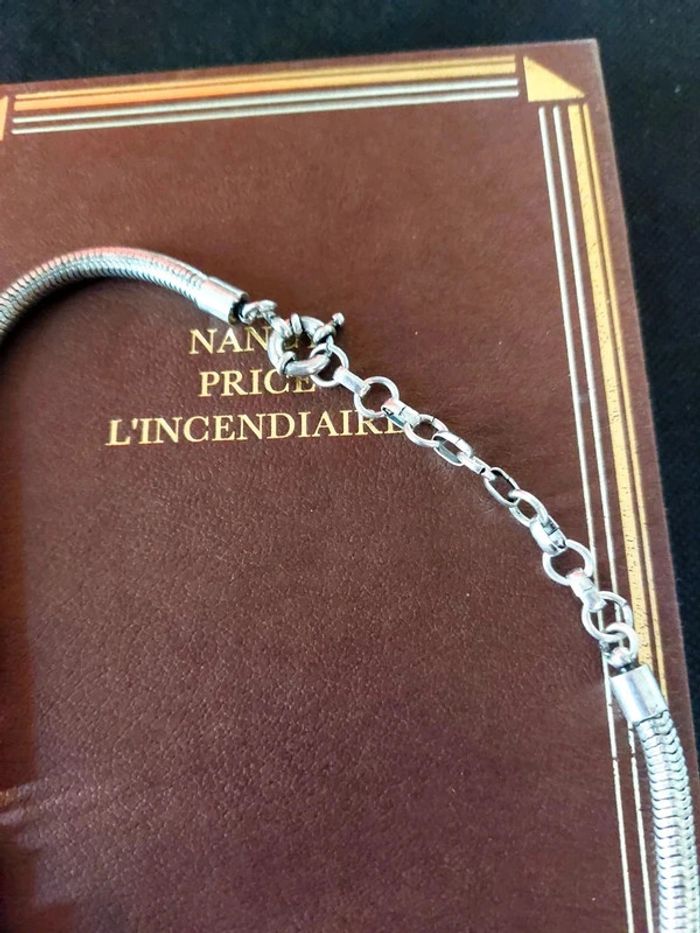 Magnifique collier couleur argenté avec plastron de strass - photo numéro 4