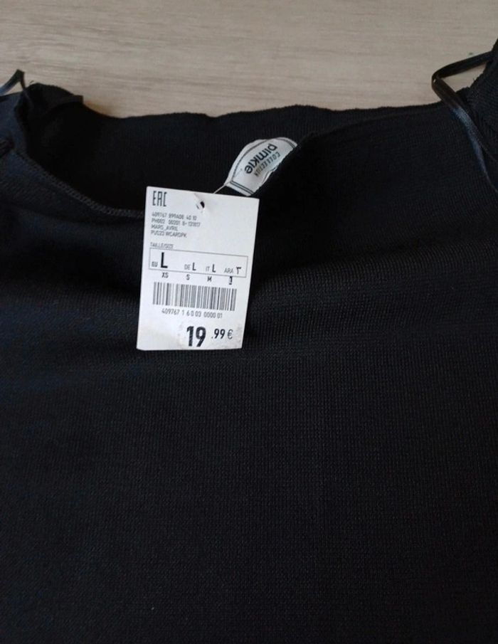 Haut noir - photo numéro 3