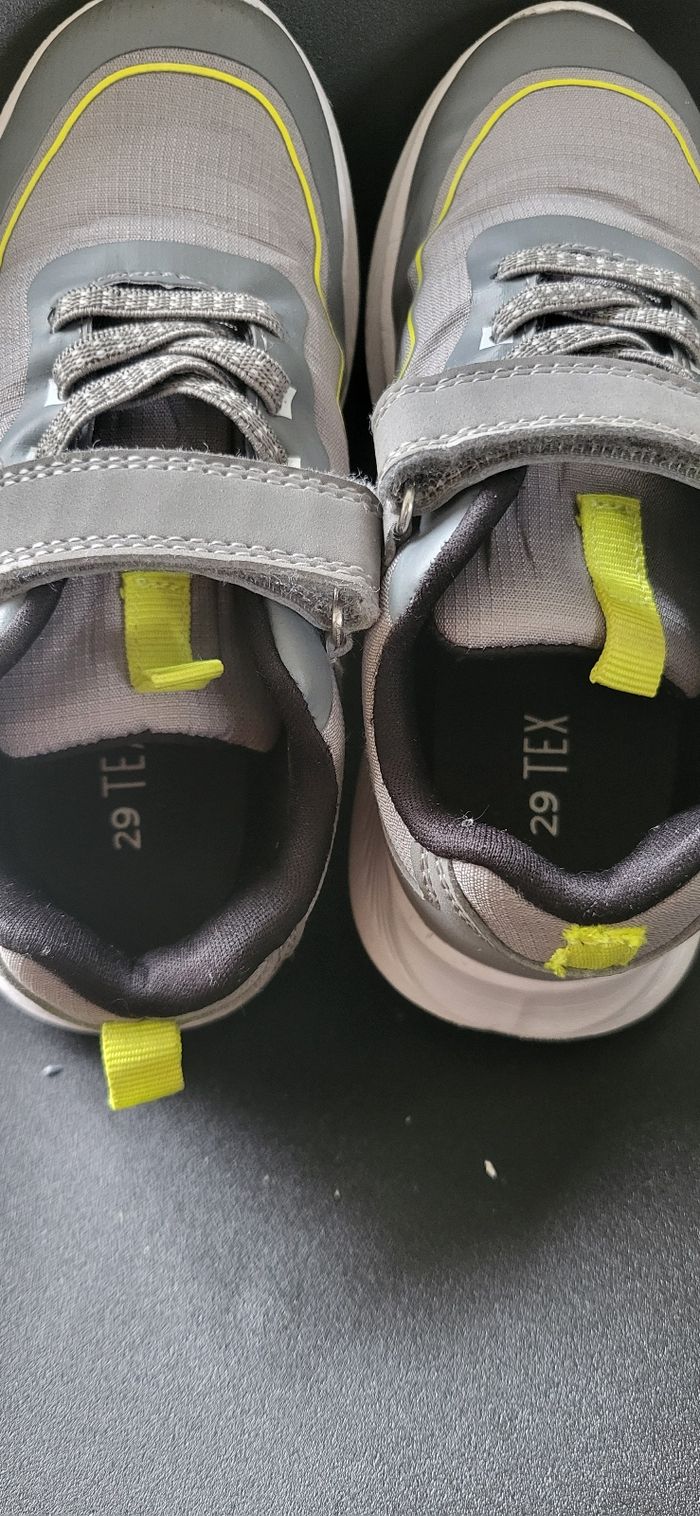Baskets Tex grises et jaunes. Pointure 29 - photo numéro 7