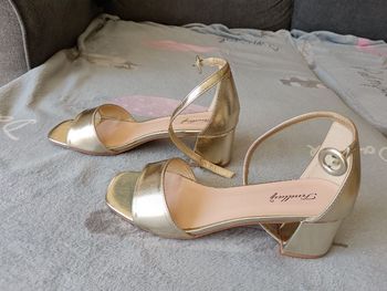 Chaussures d'été doré 39 neuf Findlay