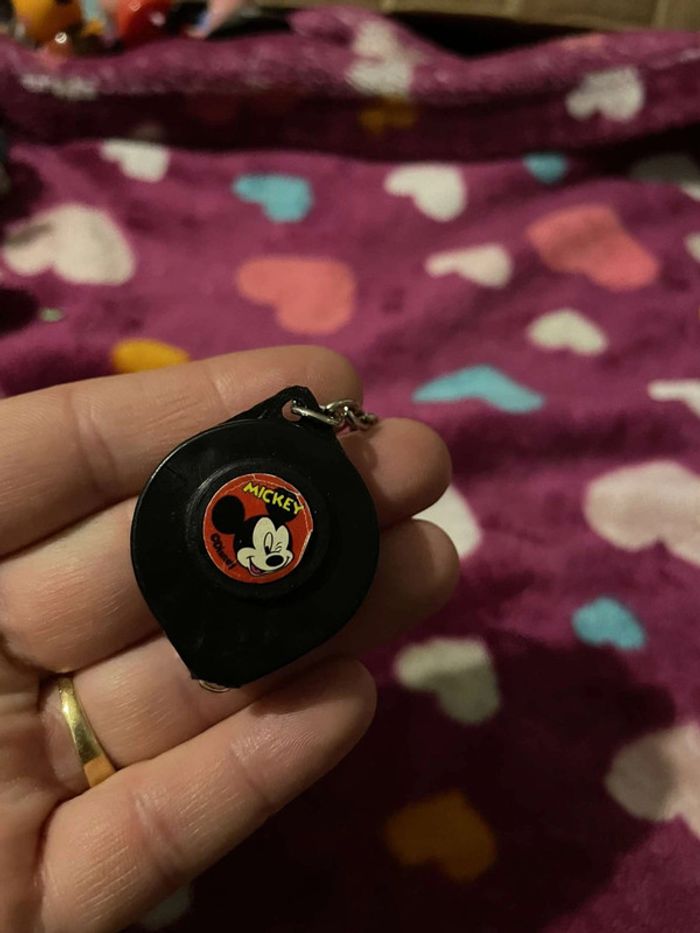 Figurine Porte-clés Lumière Mickey Disney - photo numéro 3