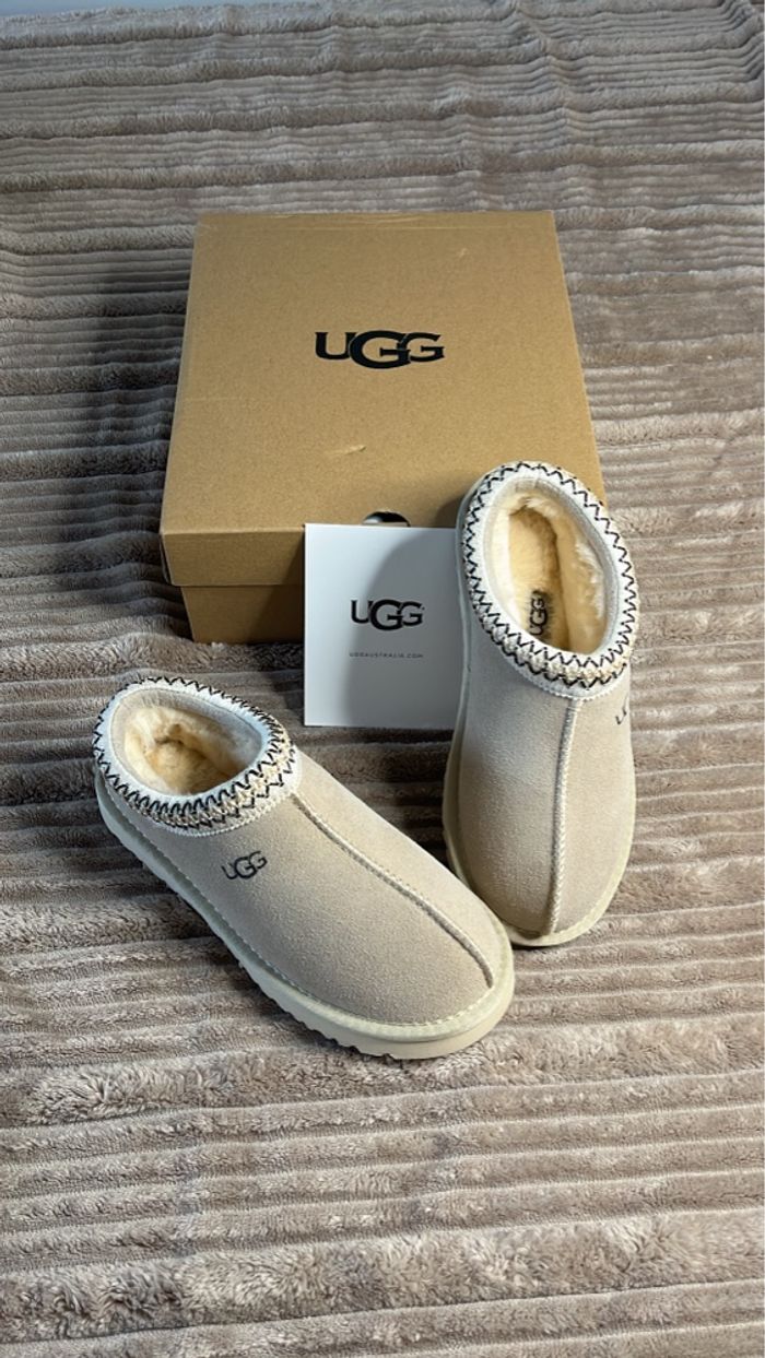 UGG Tasman