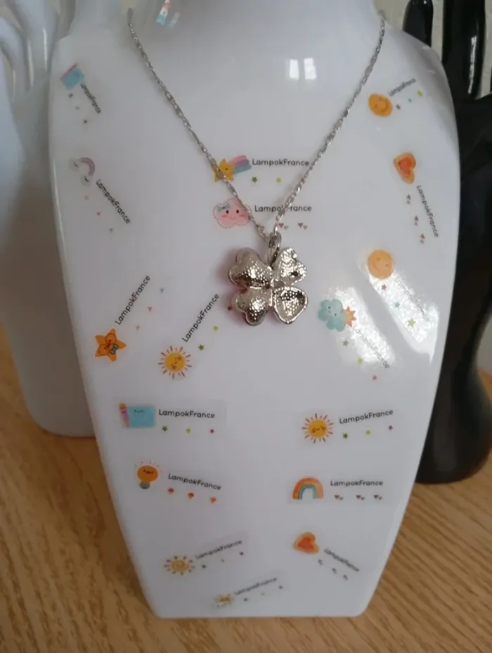 Solde 💝 Collier trèfle à 4 feuilles en acier argentée rose bohème - photo numéro 3