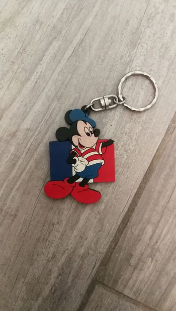 Breloque Mickey avec le drapeau Français