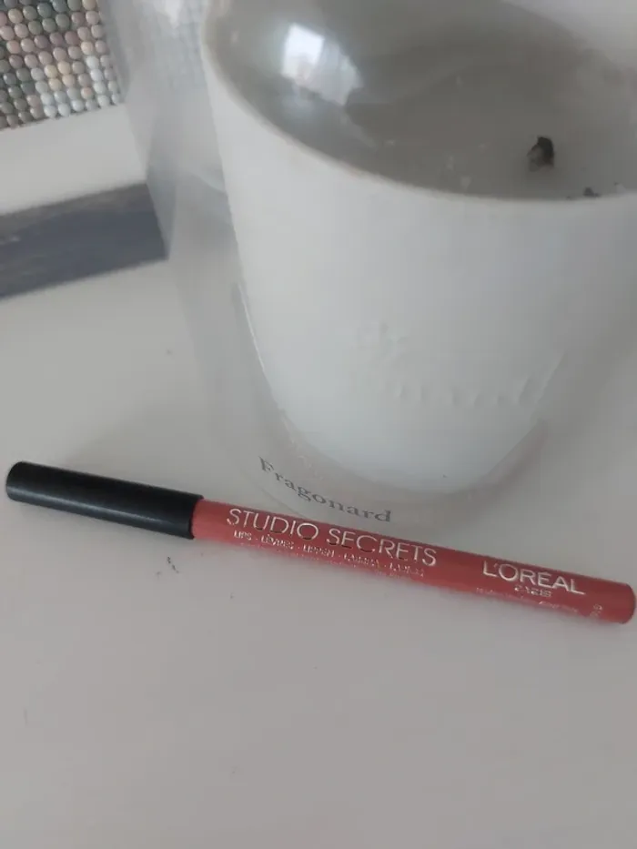 Crayon lèvres L'Oréal couleur corail