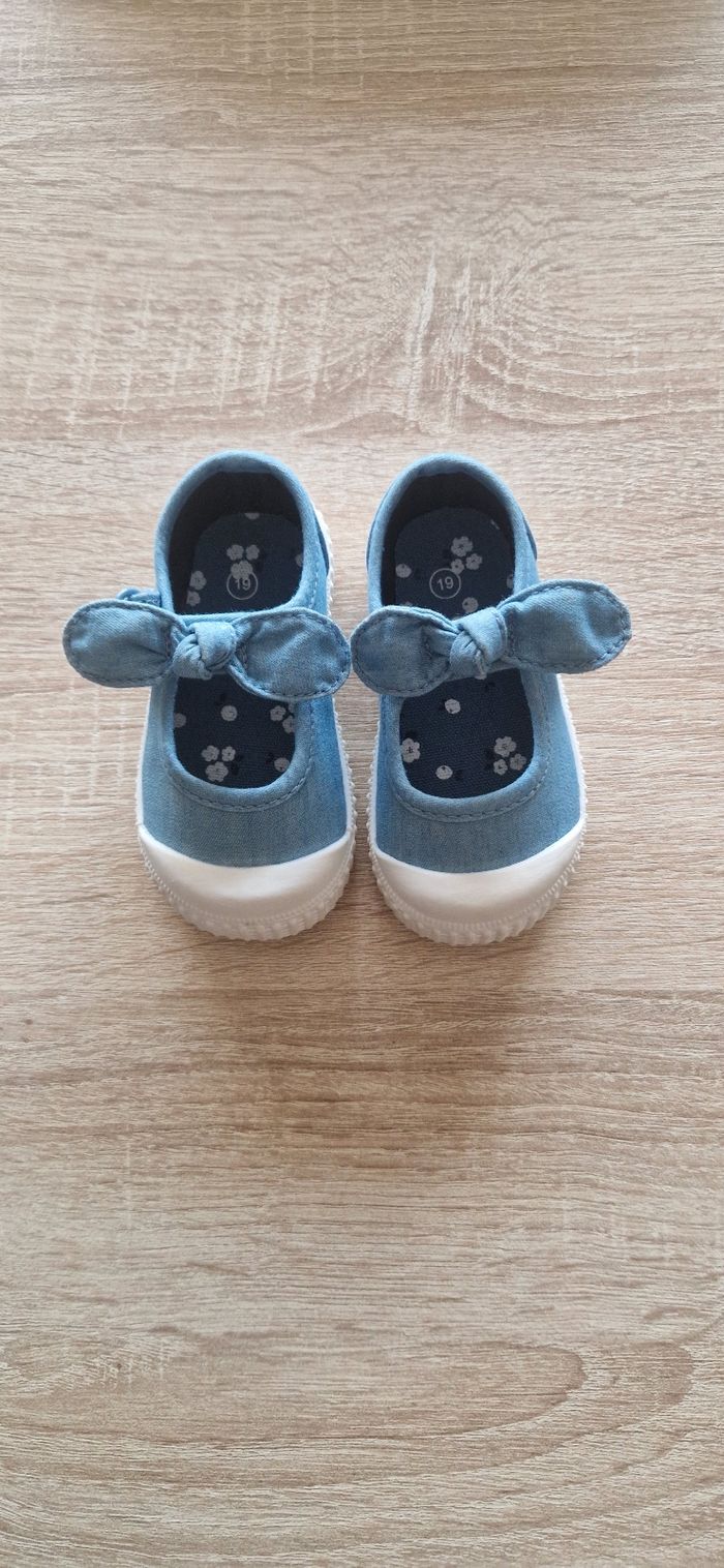 Chaussures taille 19