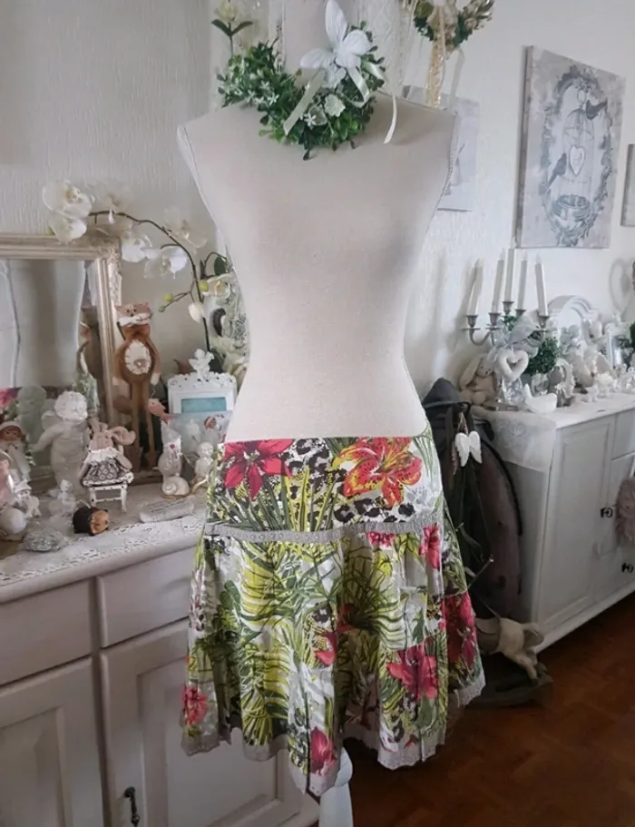 Jupe florale Camaieu T 42. - photo numéro 2
