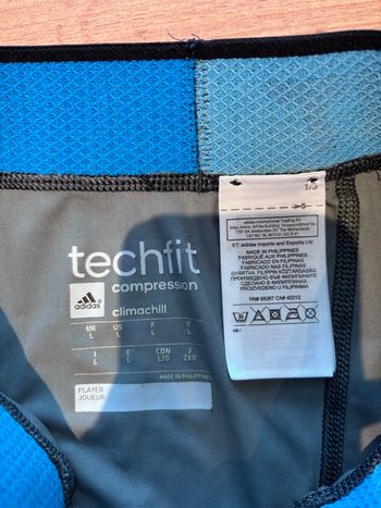 Short ADIDAS techfit compression training taille L