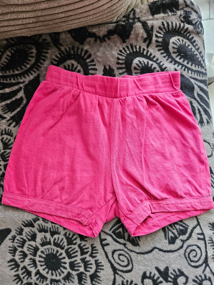Short et tee shirt taille 24 mois - photo numéro 10