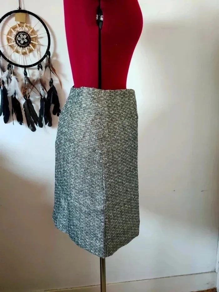 Jupe courte - photo numéro 3