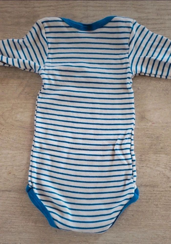 Bodie "Petit bateau " 6mois - photo numéro 3