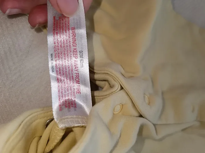 đjolie pyjama jaune taille 0/3 mois Primark đ - photo numĂ©ro 3