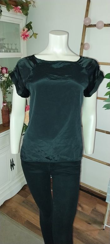 Top / blouse manches courtes satiné noir neuf Taille 38/ M by Tout simplement