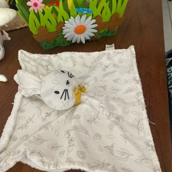 Doudou plat lapin blanc domiva