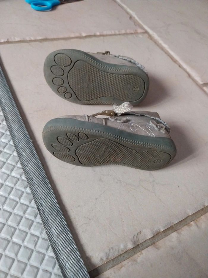 Chaussures fille taille 19 - photo numéro 3