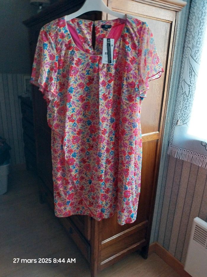 Robe courte imprimé à fleurs Rose - Riu Paris - taille 46 - photo numéro 4