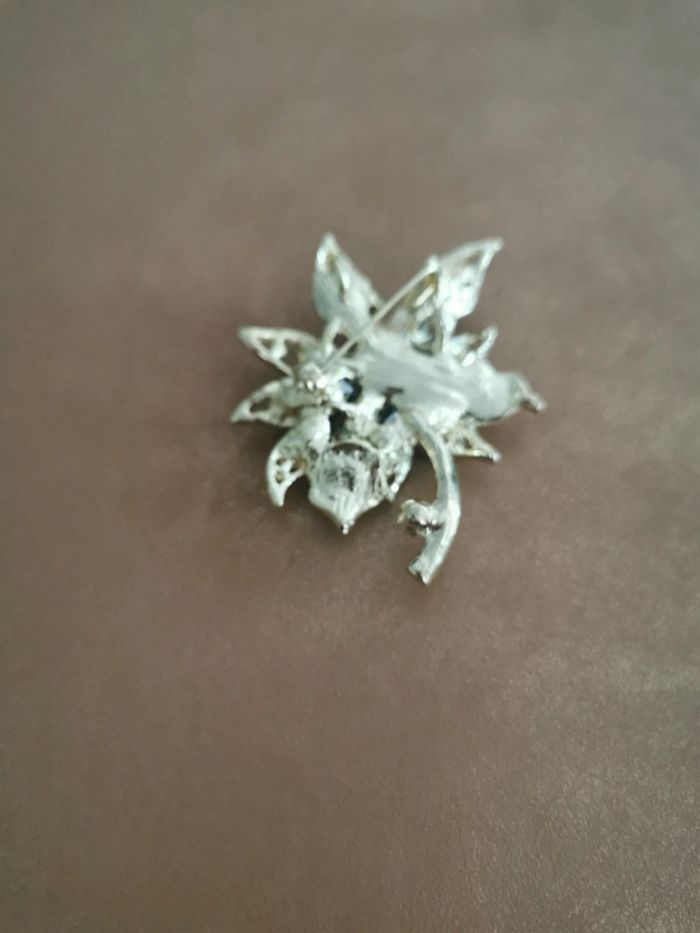 Broche femme fleur bleu turquoise - photo numéro 2