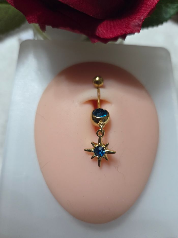 Piercing nombril zirconium bleue et étoile - photo numéro 4
