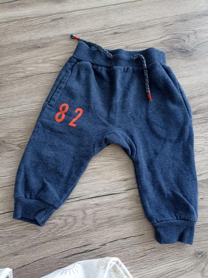 Lot 3 pantalons 9 mois - photo numéro 3