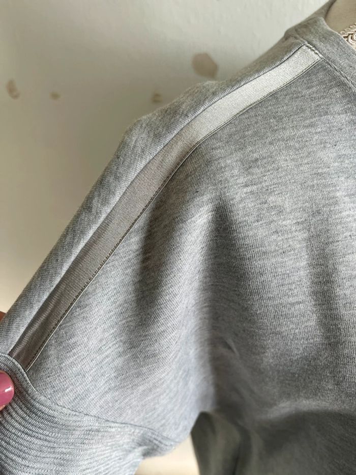 Très beau sweat-shirt Lacoste 40 - photo numéro 3