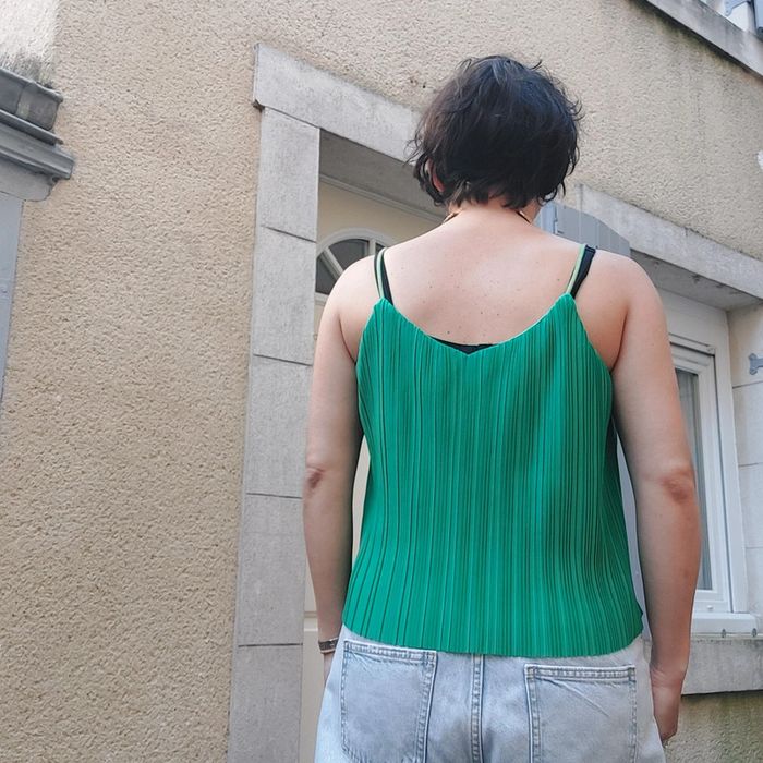 Joli haut plissé - photo numéro 3