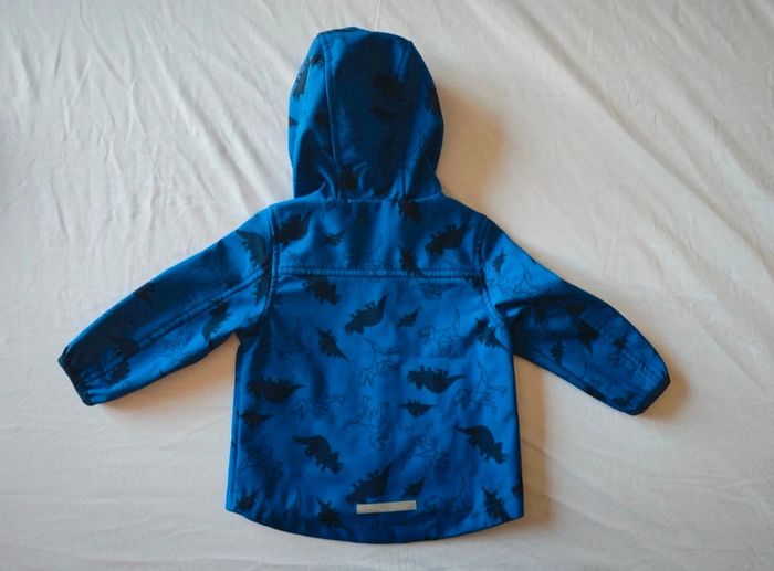 Très jolie veste imperméable doublée polaire dinosaures 12 mois - photo numéro 3