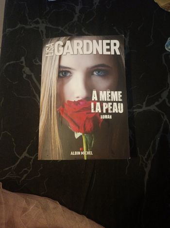 🍁 LIVRE à même la peau Lisa Gardner